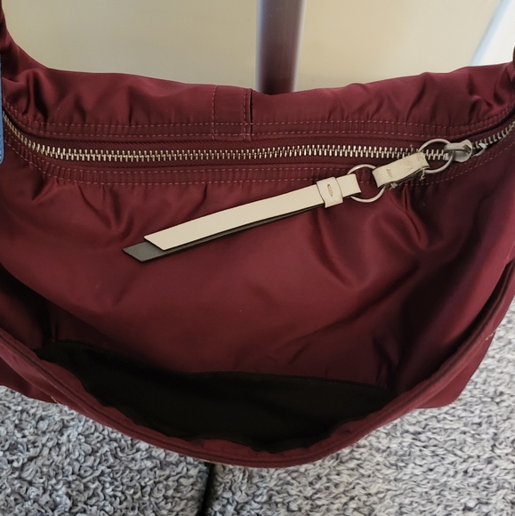 Pre-Owned Coach Hampton Weekend Merlot Shoulder Bag - Picture 8 of 16